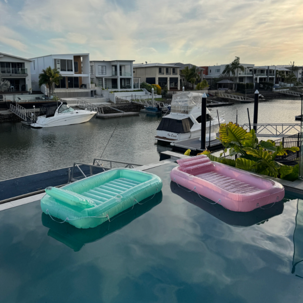 Glowlounge™ – Inflatable Tanning Pool Lounger