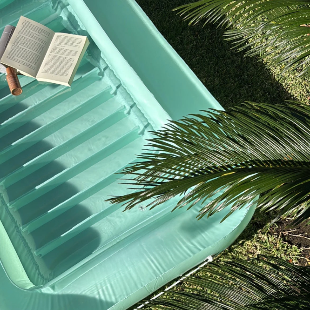 Glowlounge™ – Inflatable Tanning Pool Lounger