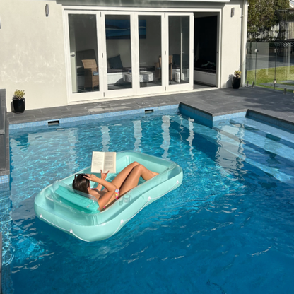 Glowlounge™ – Inflatable Tanning Pool Lounger